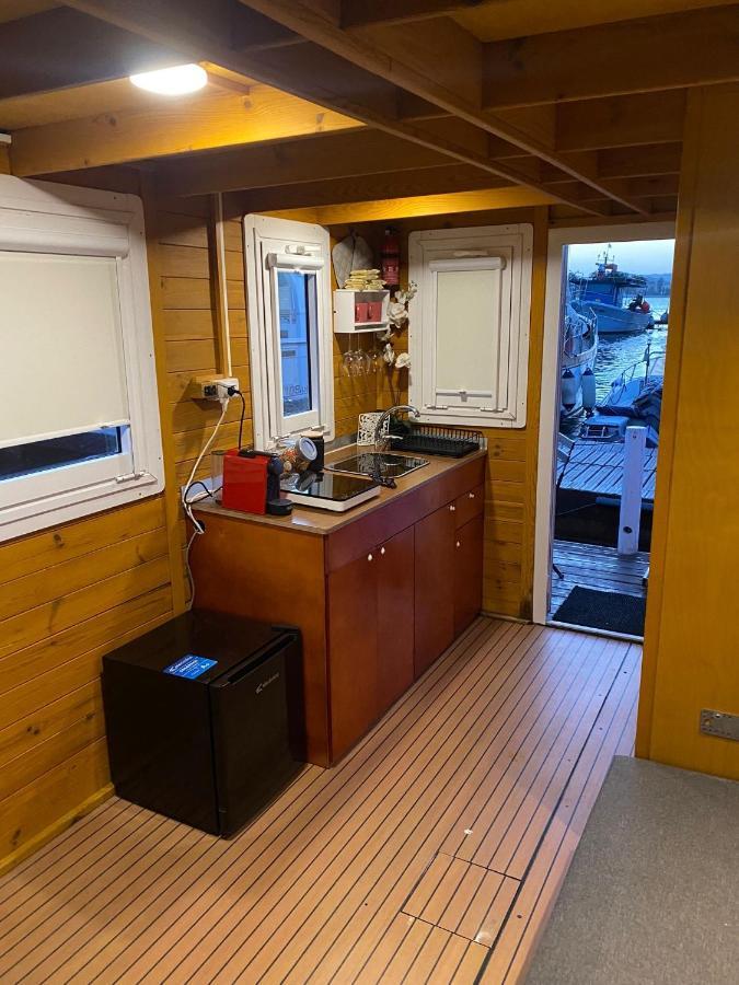 Отель House Boat R Al Poetto 2 Pax Piu' 1 Кальяри Экстерьер фото