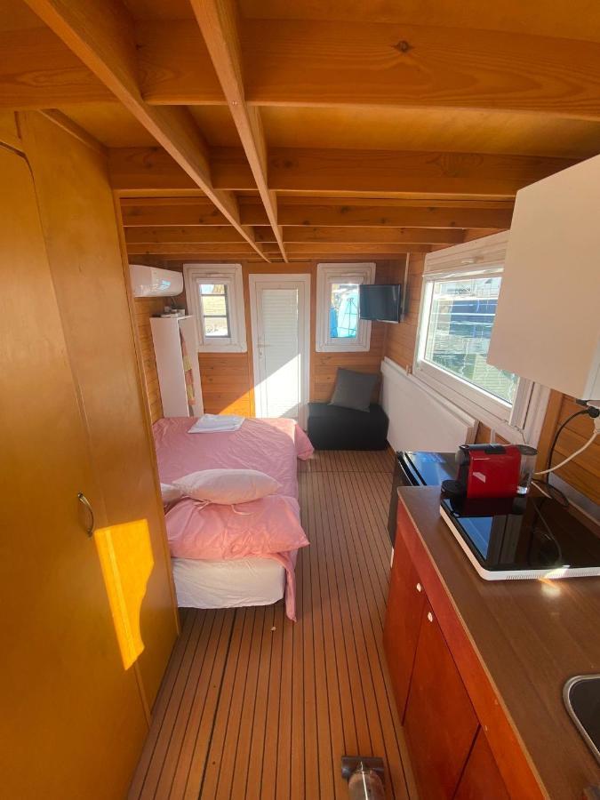 Отель House Boat R Al Poetto 2 Pax Piu' 1 Кальяри Экстерьер фото